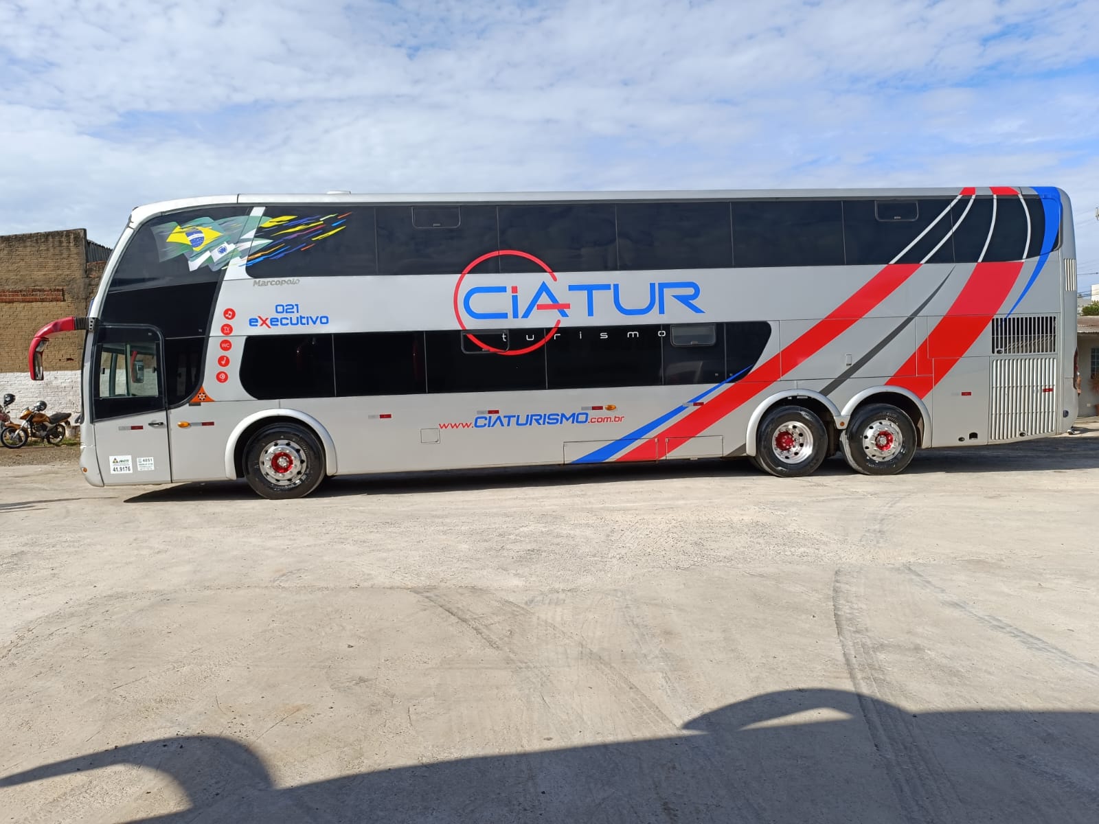 ComperTur Turismo - Todos os ônibus da nossa frota tem esta Sala Vip para  deixar sua viagem ainda mais divertida. Dá pra acreditar que é um ônibus?  🚌